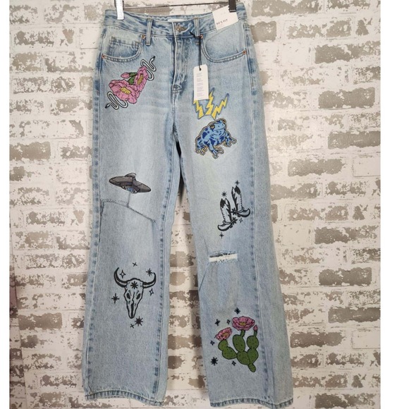 Forever 21 Jeans Womens 90s Fit Size 26 Light Wash Western Cowboy Embroidered - Picture 1 of 16